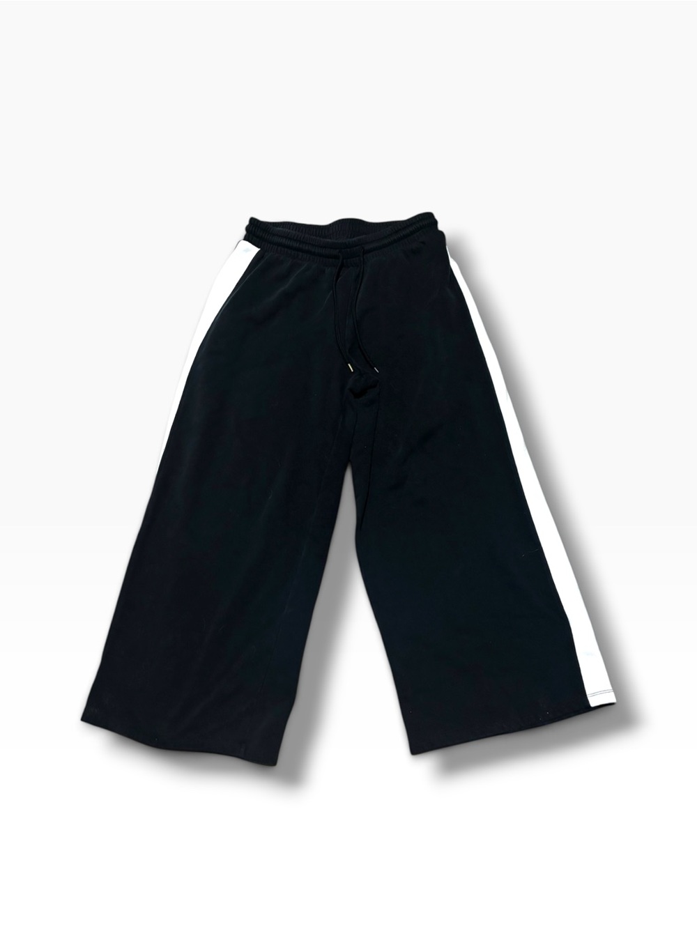 Universal Thread Black Wide-Leg Joggers with White Side Stripe Size M